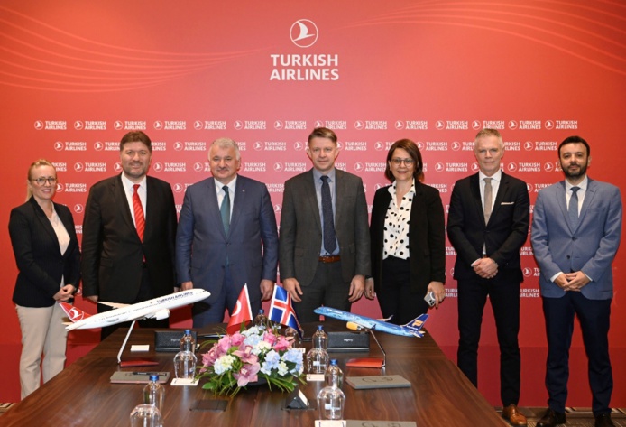 Icelandair et Turkish Airlines ont signé à Istanbul un accord de code  share - Photo Icelandair Turkish