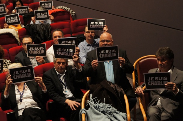 A l'occasion de la convention les 300 participants ont fait une minute de silence en hommage aux victimes de l'attaque de Charlie Hebdo - Photo CE A l'occasion de la convention les 300 participants ont fait une minute de silence en hommage aux victimes de l'attaque de Charlie Hebdo - Photo CE