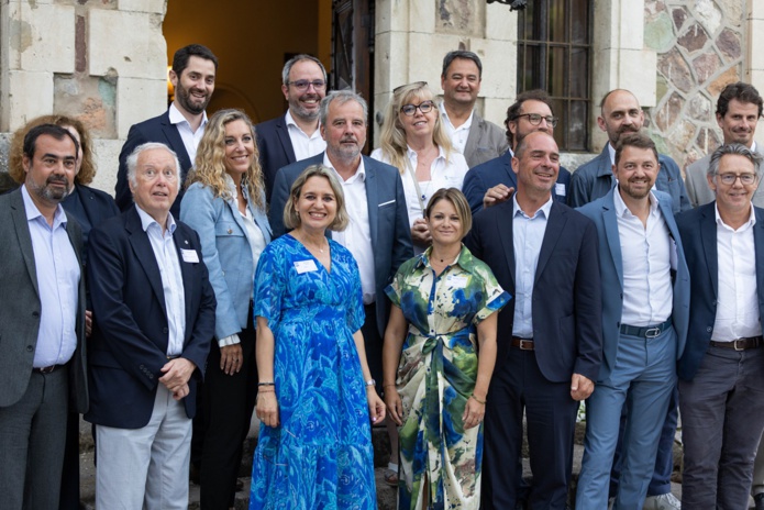 Linkeus : Fabrice Lavergne entouré du administrateurs élus - Photo Linkeus Linkeus : Fabrice Lavergne entouré du administrateurs élus - Photo Linkeus