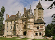 Le Château des Réaux est un joyau du XVème siècle, situé dans la vallée de la Loire - DR : Symboles de France