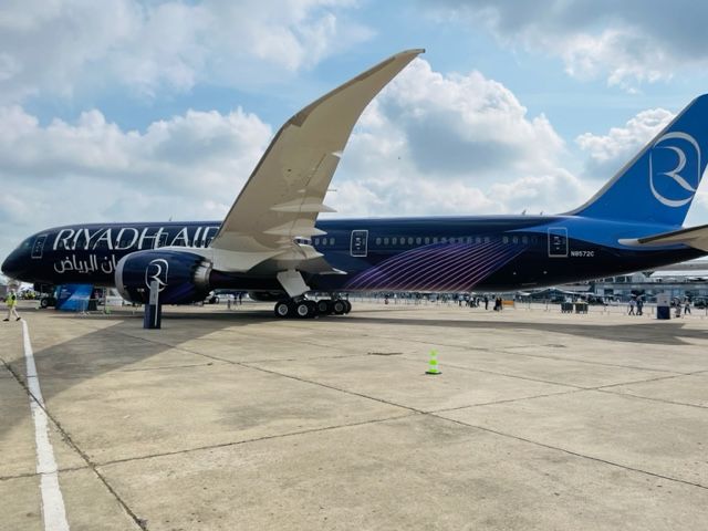 Un Boeing 787 aux couleurs de Riyadh air au Salon du Bourget. Photo : C.Hardin