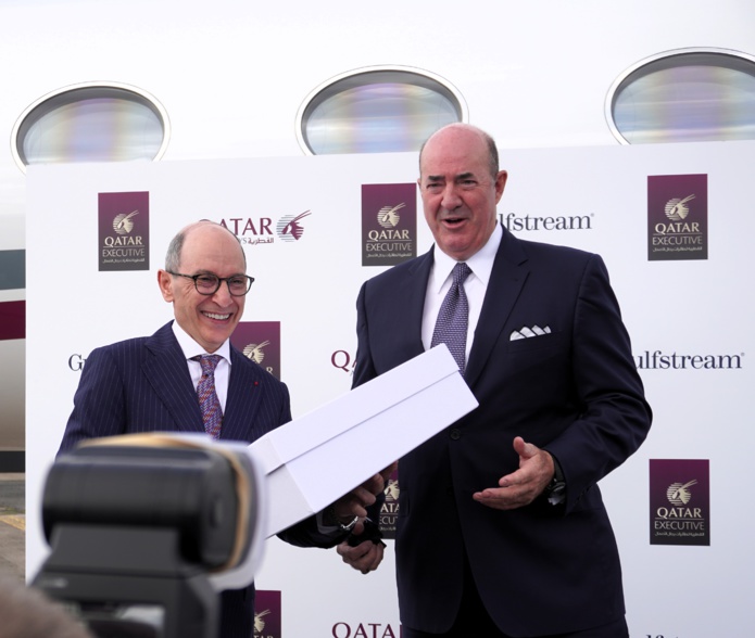 Akbar Al Baker à gauche en compagnie de Mark Burns, PDG de Gulfstream. Photo C.Hardin Akbar Al Baker à gauche en compagnie de Mark Burns, PDG de Gulfstream. Photo C.Hardin