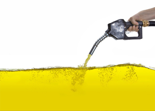 The current price is $48.70 per barrel, a decrease of 45% since last summer. This should translate by a purchasing price of the kerosene around €0.48 per liter. © rcfotostock - fotolia.com The current price is $48.70 per barrel, a decrease of 45% since last summer. This should translate by a purchasing price of the kerosene around €0.48 per liter. © rcfotostock - fotolia.com