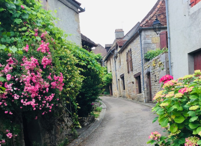 Les ruelles fleuries de Loubressac - DR : J.-P.C. Les ruelles fleuries de Loubressac - DR : J.-P.C.