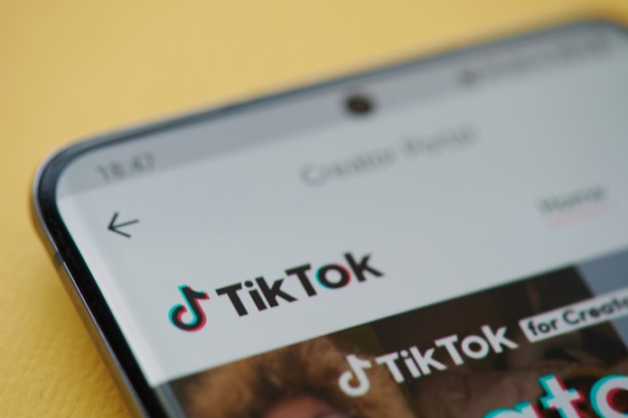 TikTok, le nouveau moyen de découvrir le monde - Photo : Depositphotos.com - Auteur : dimarik TikTok, le nouveau moyen de découvrir le monde - Photo : Depositphotos.com - Auteur : dimarik