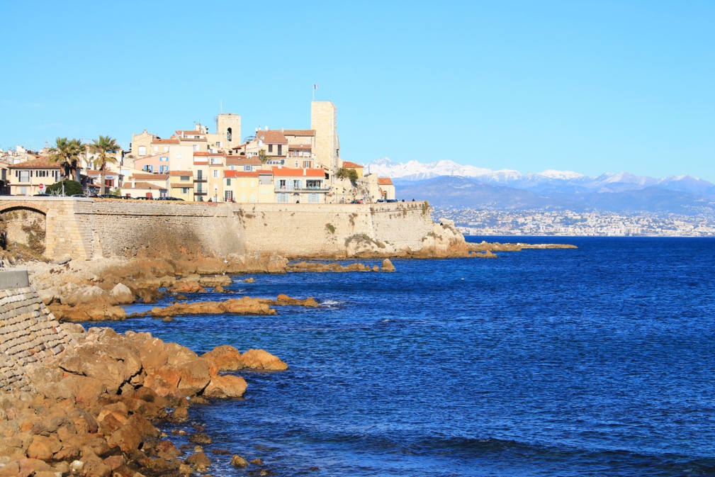 Vieille ville fortifiée d’Antibes et son musée Picasso, France © Picturereflex - stock.adobe.com