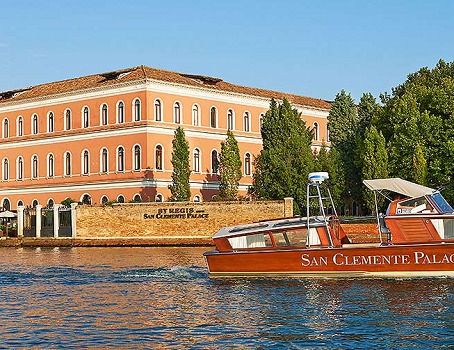 Le St.Regis Venise San Clemente Palace est situé sur une île privée au coeur de la lagune de Venise - Photo DR