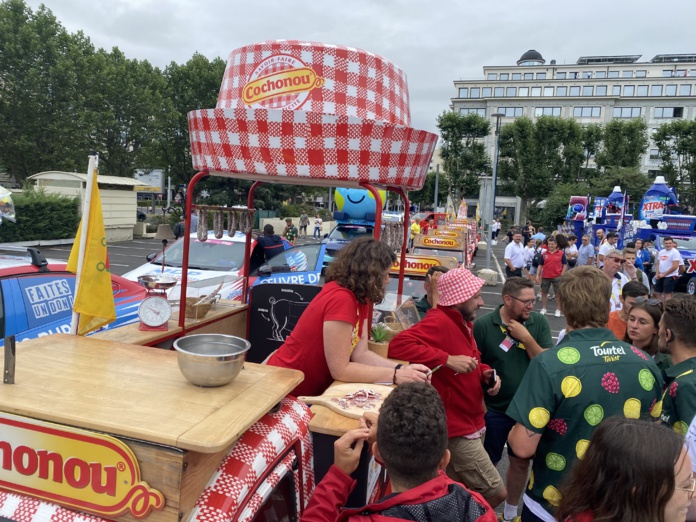 Les 2CV de Cochonou sont les plus entourées (©BC) Les 2CV de Cochonou sont les plus entourées (©BC)