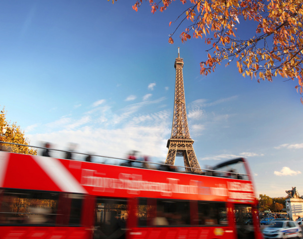 Anne Hidalgo, Maire de Paris, vient de lancer sa Fatwa contre les autocars de tourisme… Inutile de dire que pour le tourisme à Paris, c'est tout bénef. Tiens, la grande cause nationale va encore en prendre un coup derrière la cravate © samott - Fotolia.com