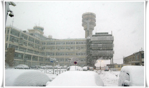 En 2009, de nombreux passagers s'étaient retrouvés bloqués à l'aéroport Marseille provence après des chutes de neige - Photo DR