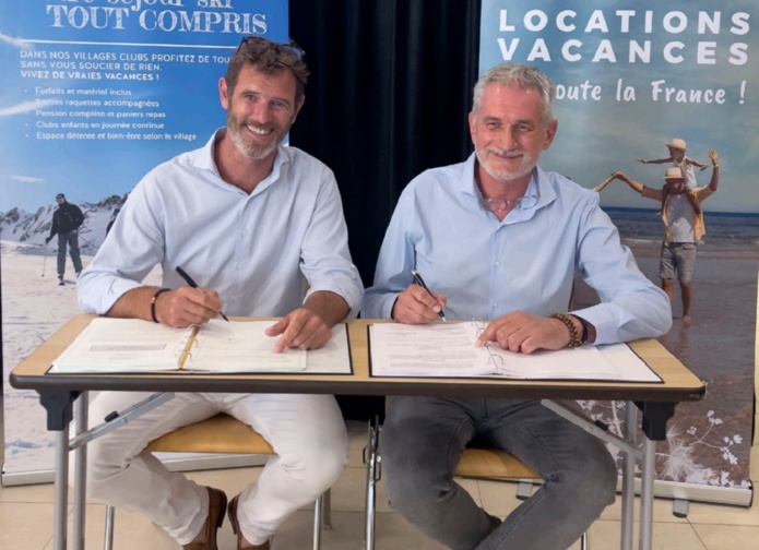 Jérôme Pasquet, Président du Directoire de Villages Clubs du Soleil (à gauche) et Eric Journiat, co-fondateur de Vacancéole (à droite) ©Villages Clubs du Soleil
