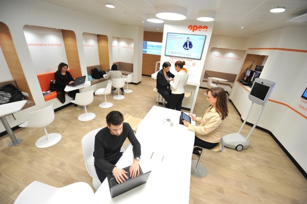 Avec son design moderne, ses sièges confortables et son espace de travail, le nouvel espace business d’Orly va également accueillir des startups toutes les deux semaines pour promouvoir l’innovation française. © Jean-Pierre Gaborit