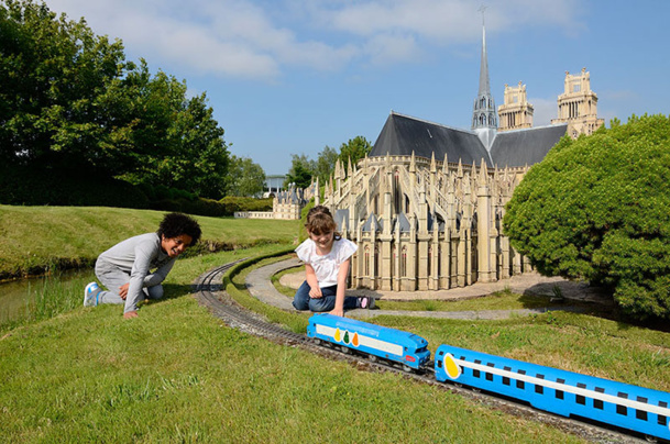 A compter du 18 avril, le parc sera accessible tous les jours, pour découvrir les monuments de France en miniature - DR : France Miniature