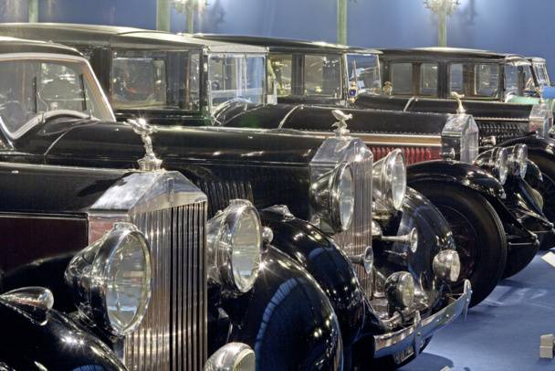 Des Rolls alignées comme à la parade - DR : Cité de l’Automobile - Collection Schlumpf