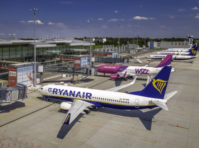 Clément Beaune souhaite l'instauration d'un tarif minimum en Europe - Depositphotos @mitelski Clément Beaune souhaite l'instauration d'un tarif minimum en Europe - Depositphotos @mitelski