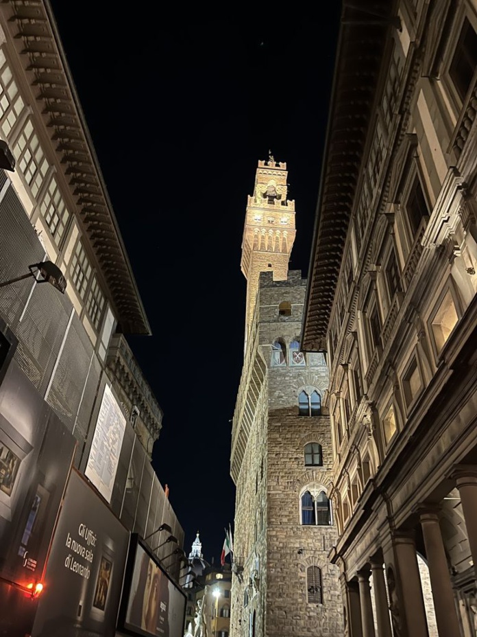 Ambiance nocturne dans le centre historique de Florence (Photo PB)
