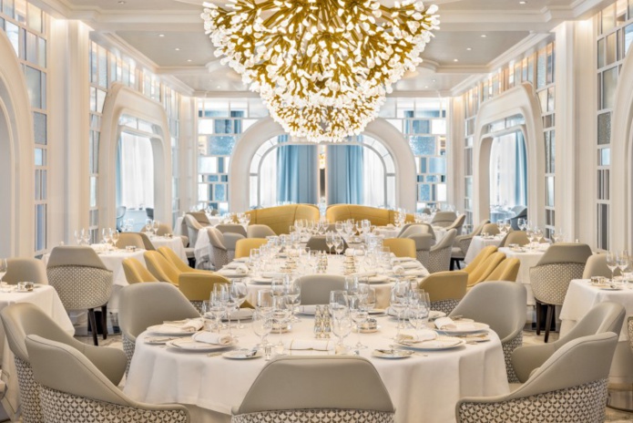 La salle de réception « The Grand Dining Room » rend hommage à l’âge d’or de la société parisienne du début du XXe siècle. ©Oceania Cruises