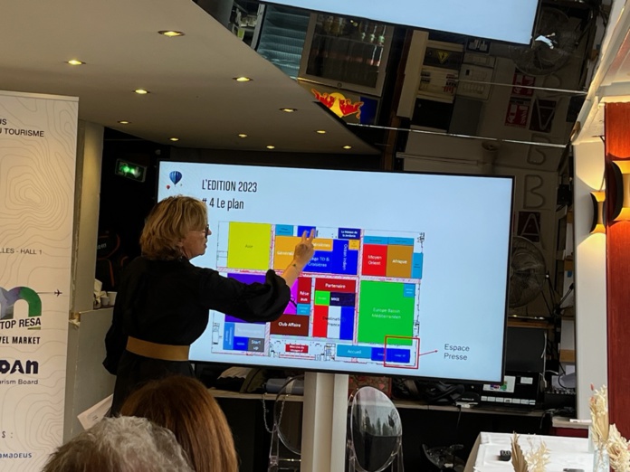 Laurence Gaborieau présente le plan du salon 2023 pendant la conférence de presse Laurence Gaborieau présente le plan du salon 2023 pendant la conférence de presse