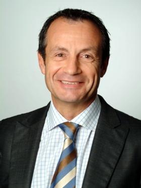 « Nous ne sommes pas de ceux qui ont prédit la disparition des agences dites traditionelles, bien au contraire, et nos investissement en matière de solution pour ces points de vente sont là pour le prouver... » « Nous ne sommes pas de ceux qui ont prédit la disparition des agences dites traditionelles, bien au contraire, et nos investissement en matière de solution pour ces points de vente sont là pour le prouver... »