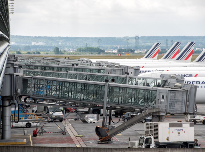 L'aérien vet debout contre la taxe aéroport - Depositphotos @izanbar