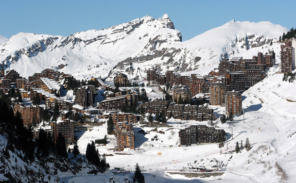 Un avion a dû se poser en urgence sur une piste de la station d'Avoriaz - DR : Look Sharp!, Wikimedia Commons Un avion a dû se poser en urgence sur une piste de la station d'Avoriaz - DR : Look Sharp!, Wikimedia Commons