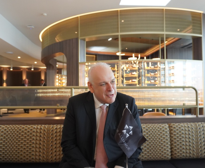 Theo Panagiotoulias le 12 octobre au nouveau salon STAR ALLIANCE à CDG. Photo : C.Hardin Theo Panagiotoulias le 12 octobre au nouveau salon STAR ALLIANCE à CDG. Photo : C.Hardin