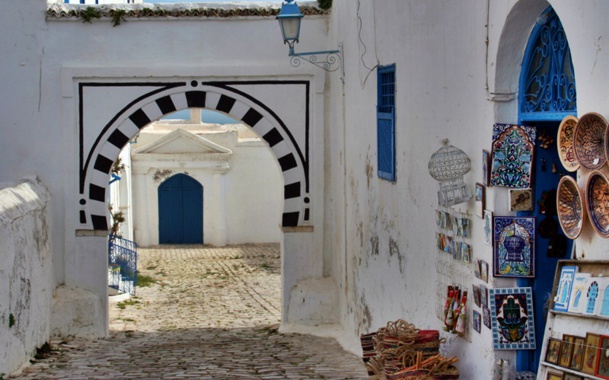 Tunisie : la Mairie de Paris offrira une campagne d'affichage