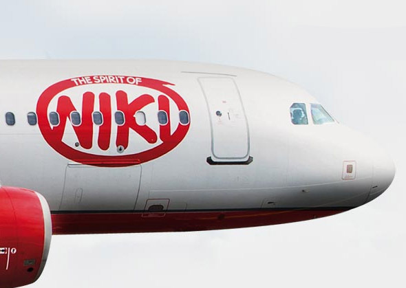 La compagnie NIKI, lancée en 2003 par l’ancien pilote automobile Niki Lauda a d’abord été un transporteur low cost qui proposait aussi des vols charters en Europe - Capture écran