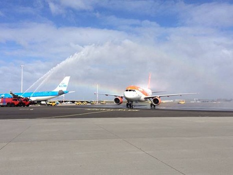 Carolyn McCall, Directrice générale d'easyJet est arrivée sur la nouvelle base de sa compagnie mardi 31 mars 2015 - DR : easyJet