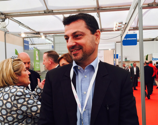 Jean Ghibaudo dans les allées du DITEX à Avignon - photo JdL Jean Ghibaudo dans les allées du DITEX à Avignon - photo JdL