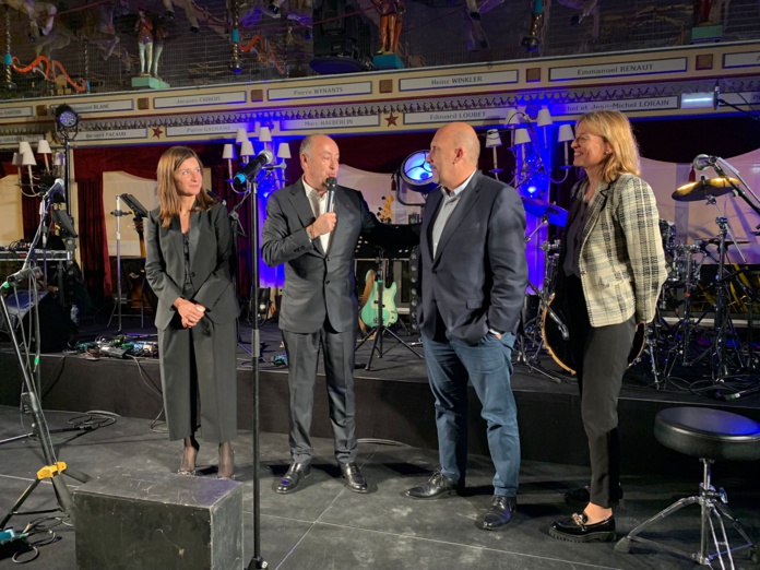 Laurent Abitbol entouré des partenaires de la soirée Assurever et Amadeus - Photo CE Laurent Abitbol entouré des partenaires de la soirée Assurever et Amadeus - Photo CE