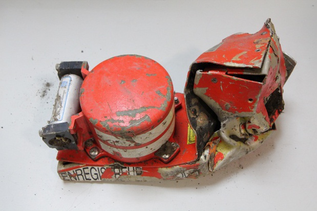 Photo of the first black box found on the site of the crash - Photo BEA