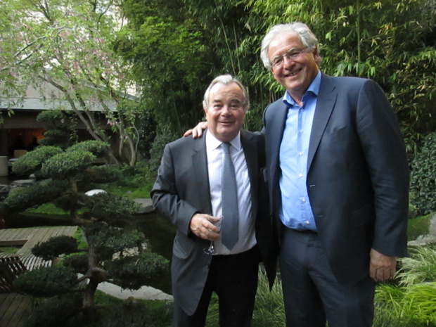 Une maison et un  jardin "made by Japan" un vrai moment de félicité pour Jean-Paul Chantraine président d'Asia. Ici avec René-Marc Chikli président du SETO lors de la soirée dédiée au 15e anniversaire de l'opération "Asie Pacifique dans votre ville" organisée dans la maison de Kenzo - DR : M.S.