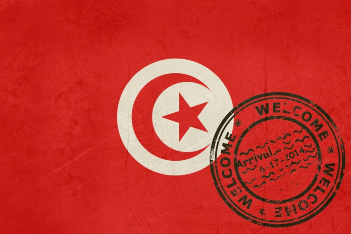 Carte d'identité ou passeport pour voyager en Tunisie ? Il est fortement recommandé d'être muni d'un passeport en cours de validité, la tolérance pour voyager avec une carte d'identité est levée - Depositphotos.com Auteur speedfighter17 Carte d'identité ou passeport pour voyager en Tunisie ? Il est fortement recommandé d'être muni d'un passeport en cours de validité, la tolérance pour voyager avec une carte d'identité est levée - Depositphotos.com Auteur speedfighter17