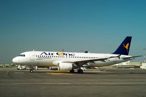 Air One table sur 8 millions de passagers d'ici fin 2007 Air One table sur 8 millions de passagers d'ici fin 2007