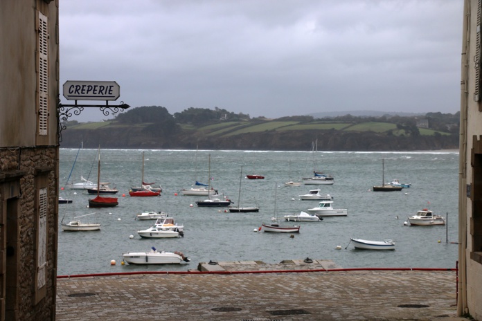 Visiter les quartiers contigus de Douarnenez est le meilleur moyen de s’imprégner d’une cité qui a depuis toujours rivé son destin à la mer - DR : J.-F.R.