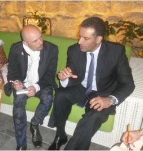 Nayef AL-FAYEZ en interview avec un journaliste de la délégation française - DR : Jordan Tourism Board Nayef AL-FAYEZ en interview avec un journaliste de la délégation française - DR : Jordan Tourism Board