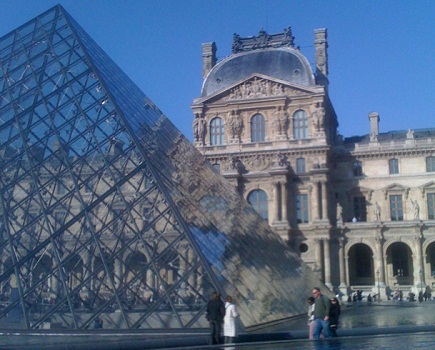 Les alentours du musée du Louvre sont concernés par la baisse du nombre de vol avec violence en 2014 à Paris - Photo J.D.L.
