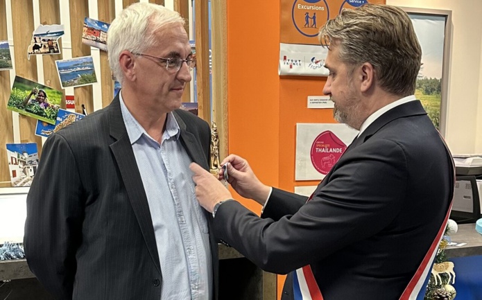 Laurent Menanteau a reçu la médaille du tourisme  - Crédit Photo : Eric Pouilliat Laurent Menanteau a reçu la médaille du tourisme  - Crédit Photo : Eric Pouilliat