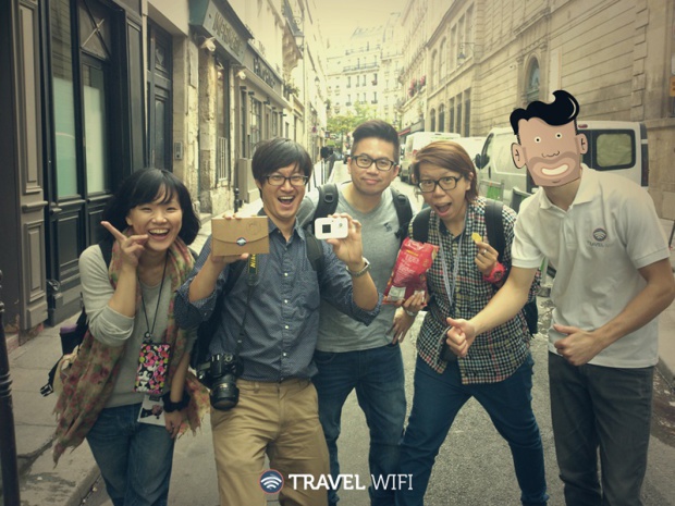 Des touristes taiwanais équipés ©Travel Wifi