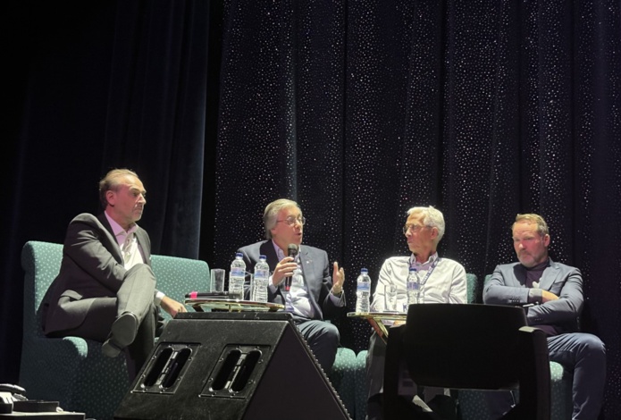 De gauche à droite, Jean-François Suhas, président du Marseille Provence Cruise Club ; Patrick Pourbaix, DG de MSC Croisières France, Jacques Massoni ; directeur des Terminaux de croisières Marseille Provence ; et Pierre Pélissier, président de Cruiseline. @David Savary