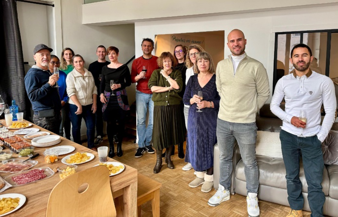 Une partie de l'équipe marseillaise de TourMaG.com avec Josette Sicsic (Paris)./crédit TM Une partie de l'équipe marseillaise de TourMaG.com avec Josette Sicsic (Paris)./crédit TM