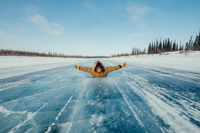 Roadtrip sur route de glace aux Territoires du Nord-Ouest © Destination Canada