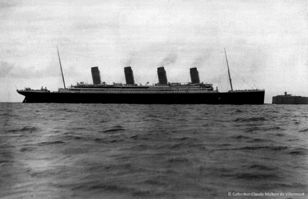Le Titanic en rade de Cherbourg le 10 avril 1612. Collection Jean Pivain.