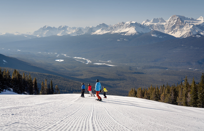 © Lake Louise Ski Resort / Jeff Bartlett © Lake Louise Ski Resort / Jeff Bartlett