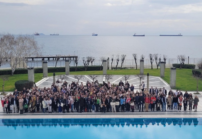 Quelques 300 participants aux Forces de vente de Selectour se sont retrouvés à Istanbul, du 24 au 28 janvier 2024. Dans leur dos, la mer de Marmara - DR : A.B. Quelques 300 participants aux Forces de vente de Selectour se sont retrouvés à Istanbul, du 24 au 28 janvier 2024. Dans leur dos, la mer de Marmara - DR : A.B.