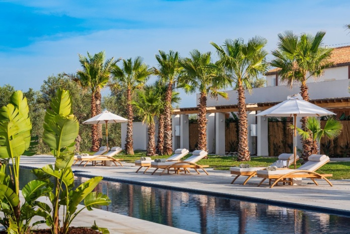 La piscine de 100 m de long du Relais & Châteaux Il San Corrado di Noto - Photo RC La piscine de 100 m de long du Relais & Châteaux Il San Corrado di Noto - Photo RC
