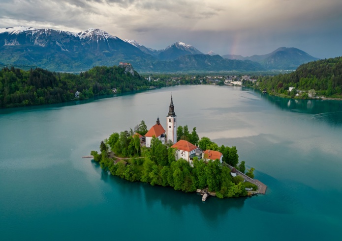 Top of travel : Vue aérienne du paysage du lac de Bled en Slovénie - Depositphotos.com Auteur Kokhanchikov