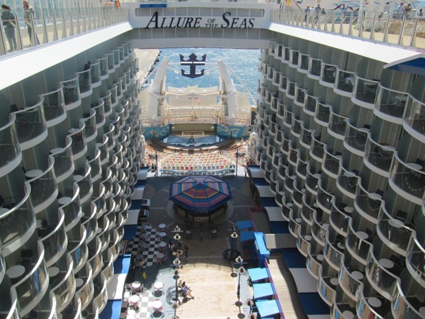 L'Allure of the Seas propose des cabines avec des balcons intérieurs - Photo P.C.