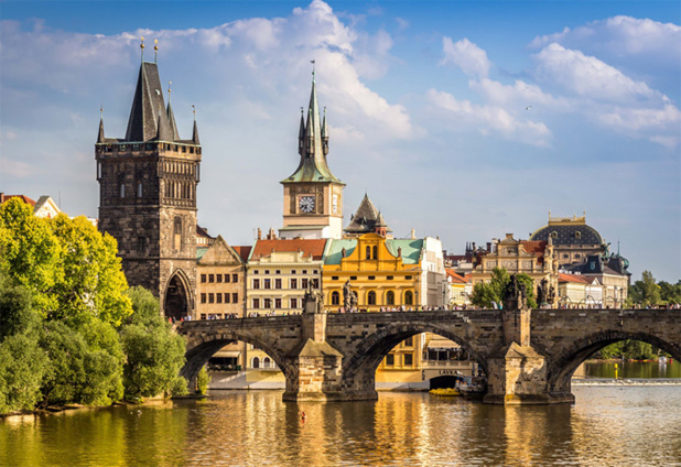 Le Pont Charles à Prague © alexgres - Fotolia.com Le Pont Charles à Prague © alexgres - Fotolia.com